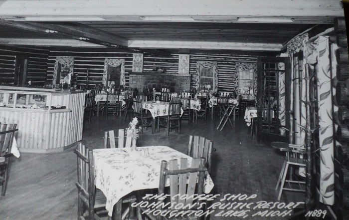 Johnsons Rustic Dance Palace (Johnsons Rustic Resort, Krauses Hotel) - Vintage Postcard